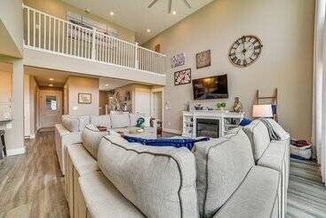 Houghton Lake Home W/ Private Dock + Kayaks!