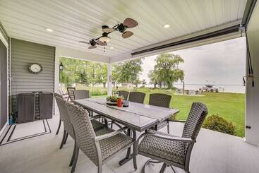 Houghton Lake Home W/ Private Dock + Kayaks!