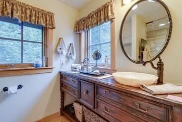 Idaho Springs Home W/ Amazing Mountain Views!