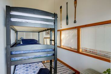 コテージ Lakefront Bliss: Coeur D Alene Cabin W/ Dock!
