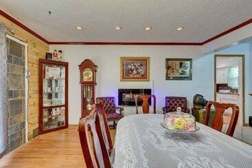 Lawton Home W/ Deck, Near Casinos + Museums!