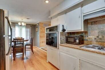 Lawton Home W/ Deck, Near Casinos + Museums!
