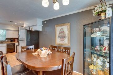 Lawton Home W/ Deck, Near Casinos + Museums!