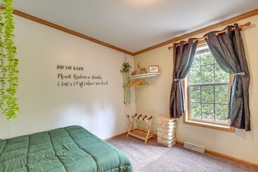 Modern Keystone Home: 4 Mi To Mount Rushmore!