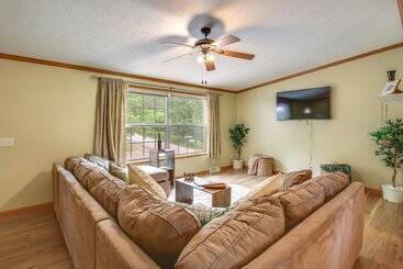 Modern Keystone Home: 4 Mi To Mount Rushmore!
