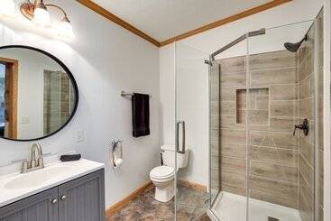 Modern Keystone Home: 4 Mi To Mount Rushmore!