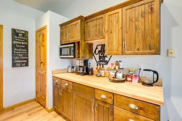 Montrose Retreat W/ Stunning Mountain Views!