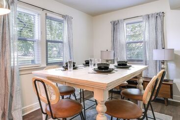 Springfield Home W/ Yard: 3 Mi To Downtown!