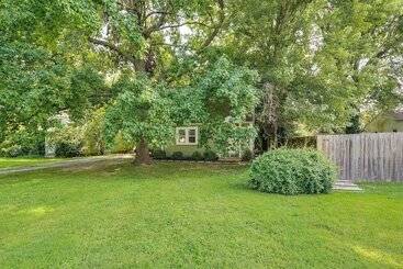 Springfield Home W/ Yard: 3 Mi To Downtown!