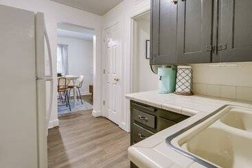 Springfield Home W/ Yard: 3 Mi To Downtown!