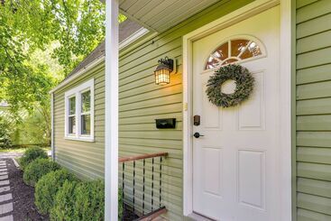 Springfield Home W/ Yard: 3 Mi To Downtown!