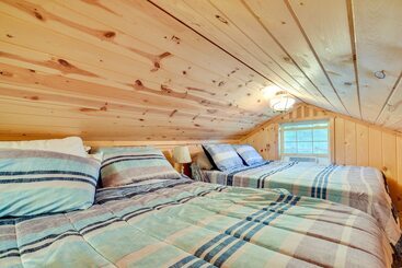 קוטג'' Pet Friendly Waterfront Minong Cabin With Fire Pit