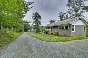 茅舍 Quiet Charlottesville Hideaway In Baileys Retreat!