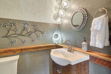 Remodeled Kalispell Farmhouse W/ Mountain Views