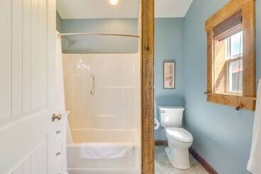 Remodeled Kalispell Farmhouse W/ Mountain Views