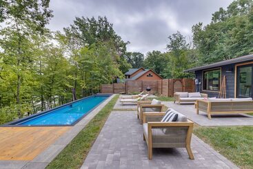 Riverfront Appleton Home With Pool & Boat Dock!