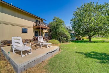 Spacious Arkansas Abode W/ Balcony & Fire Pit!