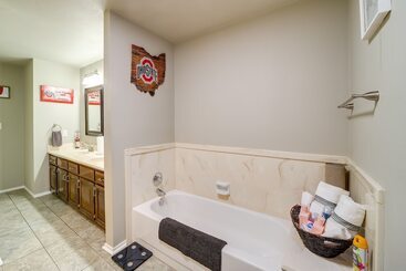 Spacious Arkansas Abode W/ Balcony & Fire Pit!