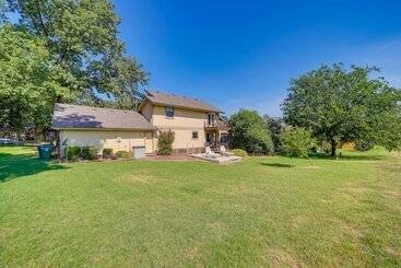 Spacious Arkansas Abode W/ Balcony & Fire Pit!