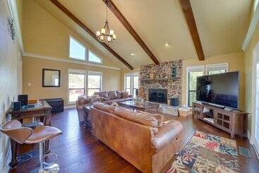 Spacious Arkansas Abode W/ Balcony & Fire Pit!