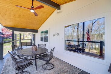 Spacious Greers Ferry Lake House W/ Grilling Deck!
