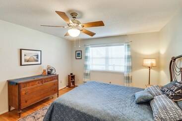 Spacious Greers Ferry Lake House W/ Grilling Deck!