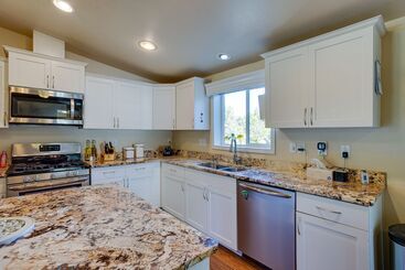 Spacious Home W/ Deck: 5 Mi To Ridgway State Park!