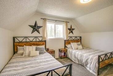 קוטג'' Spirit Lake Home W/ Fenced Yard: 1 Mi To Water!