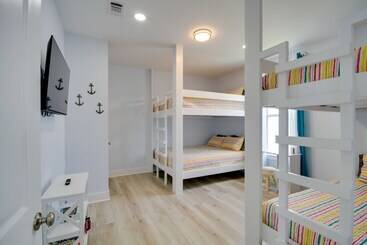 Sunny Gulfport Vacation Rental: Walk To Beaches!