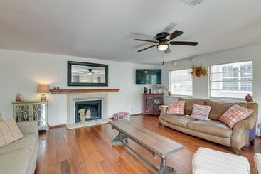 Texas Escape W/ Private Pool, Grill & Balconies!