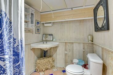 Texas Escape W/ Private Pool, Grill & Balconies!