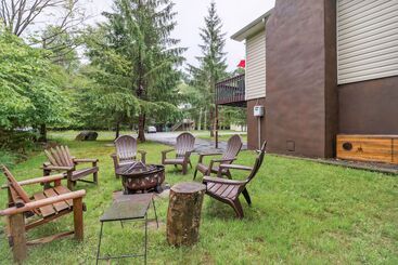Tobyhanna Home W/ Fire Pits   9 Mi To Kalahari!