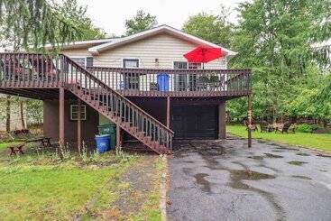 Tobyhanna Home W/ Fire Pits   9 Mi To Kalahari!