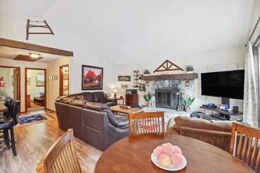 Tobyhanna Home W/ Fire Pits   9 Mi To Kalahari!