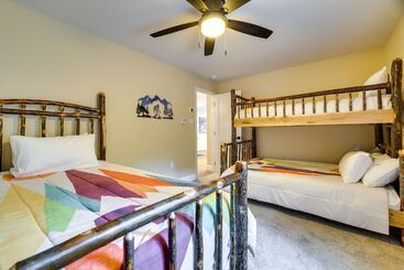Albrightsville Cabin W/ Hot Tub & Game Room!