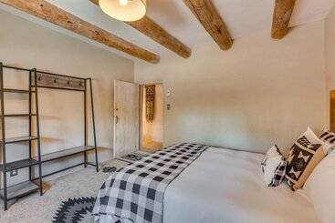 Beautiful Historic Adobe Home ~ 3 Mi To Taos Plaza