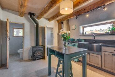 Beautiful Historic Adobe Home ~ 3 Mi To Taos Plaza
