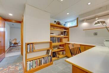 קוטג'' Bright Golden Home W/ Views   Walk To Downtown!