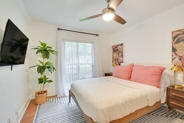 Bright Tampa Oasis W/ Outdoor Pool & Gazebo!