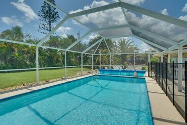 Cape Coral Vacation Home W/ Lanai & Private Pool!