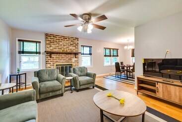 Charleston Vacation Home 6 Mi To Downtown & Beach!
