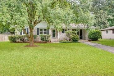 Charleston Vacation Home 6 Mi To Downtown & Beach!