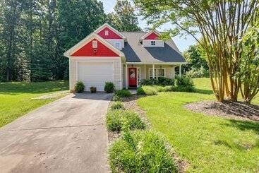 Charlotte Home ~ 9 Mi To Bank Of America Stadium!
