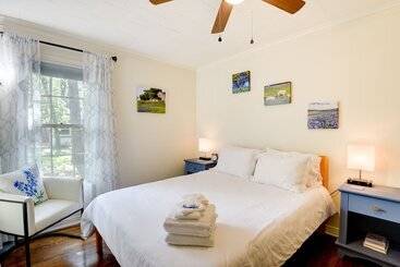 ~ 4 Mi To Fort Worth Stockyards: River Oaks Home!