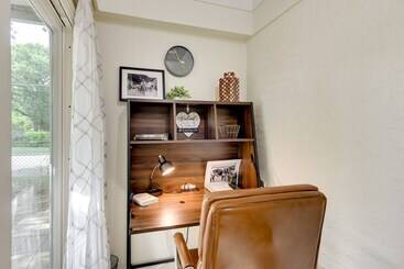 ~ 4 Mi To Fort Worth Stockyards: River Oaks Home!