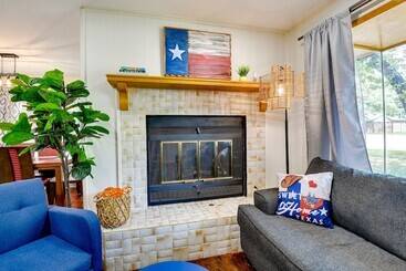 ~ 4 Mi To Fort Worth Stockyards: River Oaks Home!