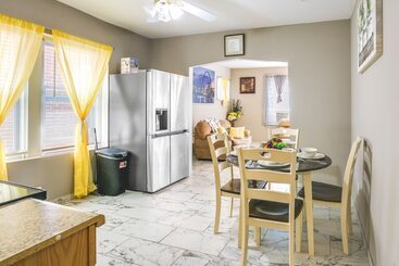Charming St Louis Home   3 Mi To Tower Grove Park!