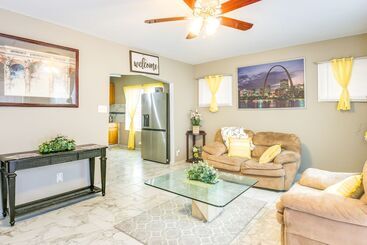 Charming St Louis Home   3 Mi To Tower Grove Park!
