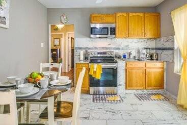 Charming St Louis Home   3 Mi To Tower Grove Park!