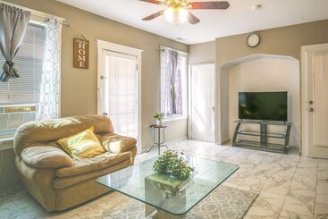 Charming St Louis Home   3 Mi To Tower Grove Park!